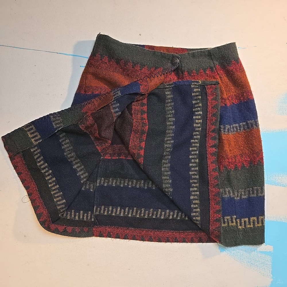 Vtg Clio Women's 10 Wool Look Acrylic Wrap Skirt Multicolor Southwest Stripe 80s